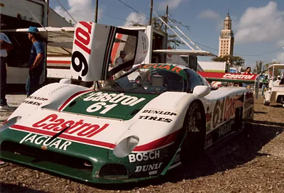 JaguarXJR9-61-LFpaddock-89mia.jpg