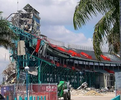 Demolishing_the_Orange_Bowl