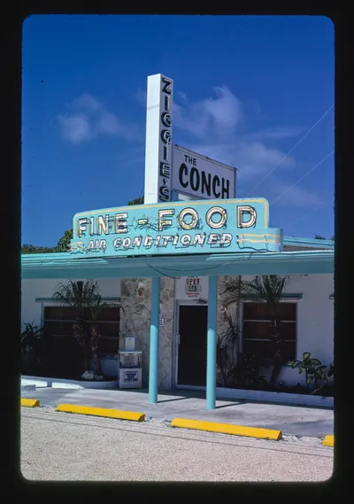 Ziggie_s_the_Conch_Restaurant__Islamorada__Florida_LCCN2017712565.tif