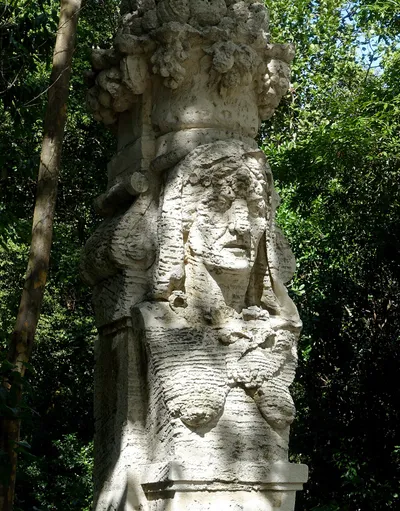 Sculpture_-_Vizcaya_Museum_and_Gardens_-_Miami__Florida_-_DSC08270.jpg