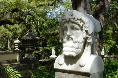 Bust_-_Vizcaya_Museum_and_Gardens_-_Miami__Florida_-_DSC08668.jpg