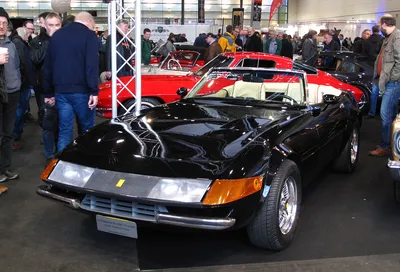 1981_Chevrolet_Corvette_-_Ferrari_365_4_GTS_Daytona_Spyder_Replica