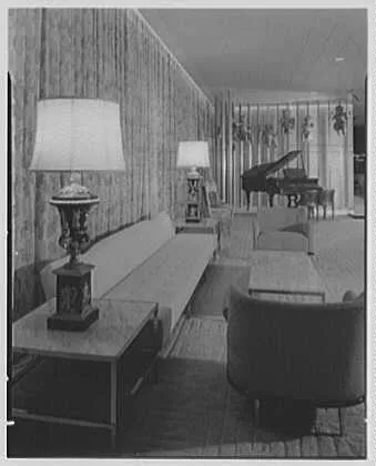 Fontainebleau_Hotel__Miami_Beach__Florida._LOC_gsc.5a23464.jpg
