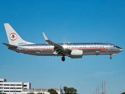 American_Airlines_Boeing_737-823__N951AA__at_Miami_International_Airport.jpg