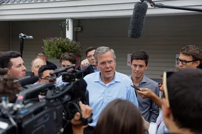 Governor_of_Florida_Jeb_Bush_at_VFW_in_Hudson__New_Hampshire__July_8th__2015_by_Michael_Vadon_06.jpg