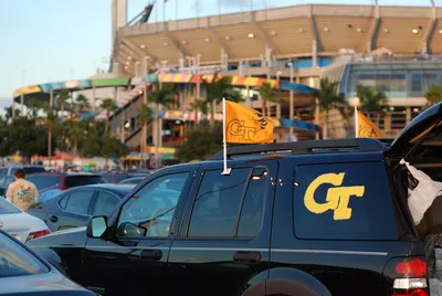 Tailgaiting_at_the_Orange_Bowl__Landshark_Stadium