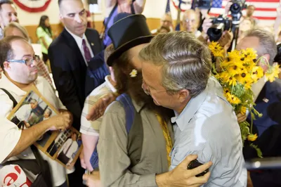 Governor_of_Florida_Jeb_Bush_at_VFW_in_Hudson__New_Hampshire__July_8th__2015_by_Michael_Vadon_01.jpg