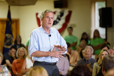 Governor_of_Florida_Jeb_Bush_at_VFW_in_Hudson__New_Hampshire__July_8th__2015_by_Michael_Vadon_a_04.jpg