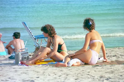 Two_women__Hollywood_Beach__1985