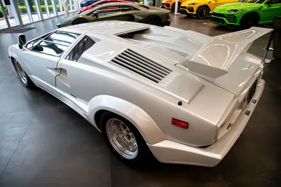 White_Countach