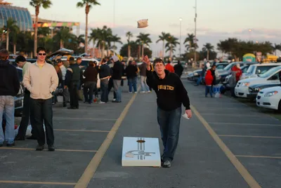 Tailgaiting_at_the_Orange_Bowl