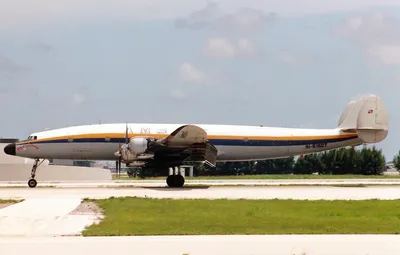 Lockheed_EC-121S_Super_Constellation__L-1049F___AMSA_-_Aerolineas_Mundo_AN0198831.jpg