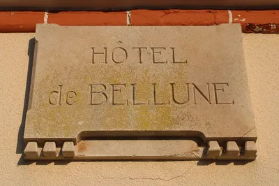 2021-06-07_19-51-41_-_Fontainebleau_-_H_tel_de_Bellune.jpg