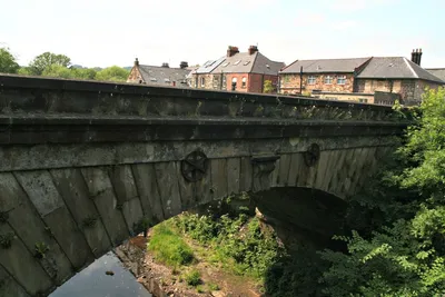 Bridge_over_the_Murk_Esk_at_Grosmont_-_geograph.org.uk_-_5880678.jpg
