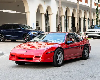 Pontiac_Fiero__1987__Miami_Metro_Area__USA.jpg