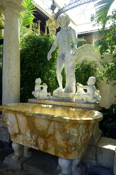 Bacchus_Fountain_-_Vizcaya_Museum_and_Gardens_-_Miami__Florida_-_DSC08292.jpg