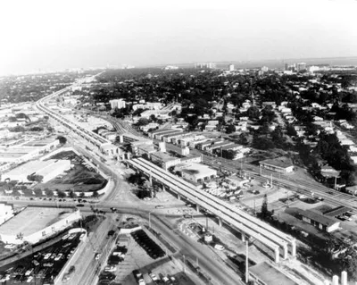 Guideway_construction.jpg