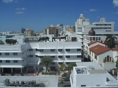 Miami_Beach_FL_Arch_Dist_Collins_Ocean_down_north01.jpg