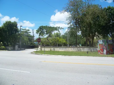 Coco_Grove_FL_MoSaSTP_street02.jpg
