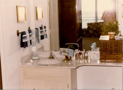 Bathroom_sink__Pompano_Beach_Florida_1987.jpg