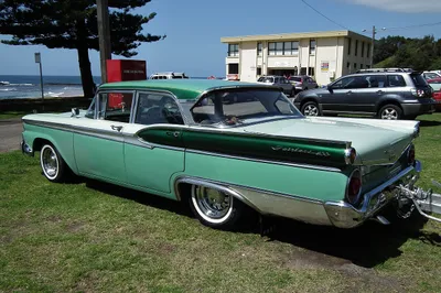 1960_Ford_Fairlane_500_sedan__6263501678_.jpg