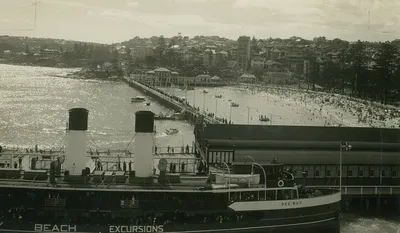 Ferry_Dee_Why_and_Manly_Harbour_pool__193-__6187238437_.jpg