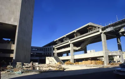 Construction_of_Metrorail_station_in_Miami.jpg