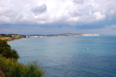 Flickr_-_ronsaunders47_-_LOOKING_TOWARDS_SANDOWN_._IOW..jpg