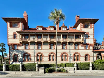 Ponce_de_Leon_Hotel__Flagler_College__King_Street__St._Augustine__FL_-_50784173538.jpg