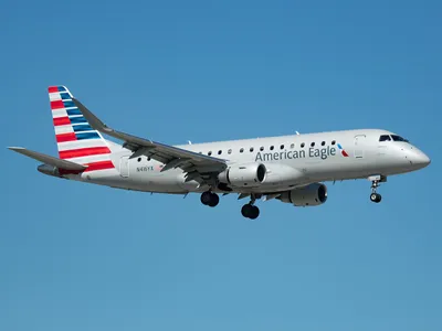 American_Eagle_Embraer_175__N416YX__at_Miami_International_Airport.jpg