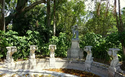 Shepherd_group_-_Vizcaya_Museum_and_Gardens_-_Miami__Florida_-_DSC08703.jpg