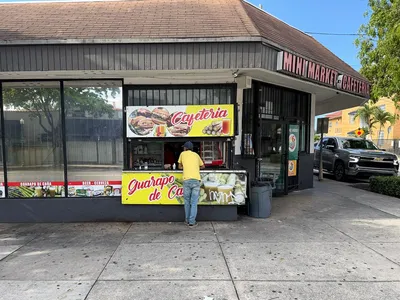 Mini_Market_Cafeteria_Calle_Ocho_Little_Havana